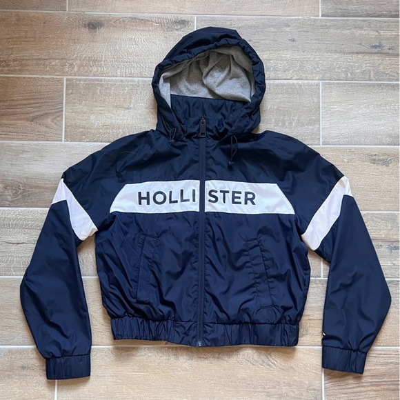 Hollister Jackets & Blazers - Hollister Lightweight Hooded Cropped Jacket - women’s small